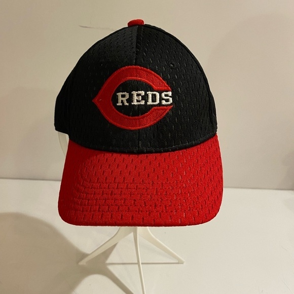 REDS by Outdoor Cap fitted Hat XS/S (CN) - Picture 2 of 13